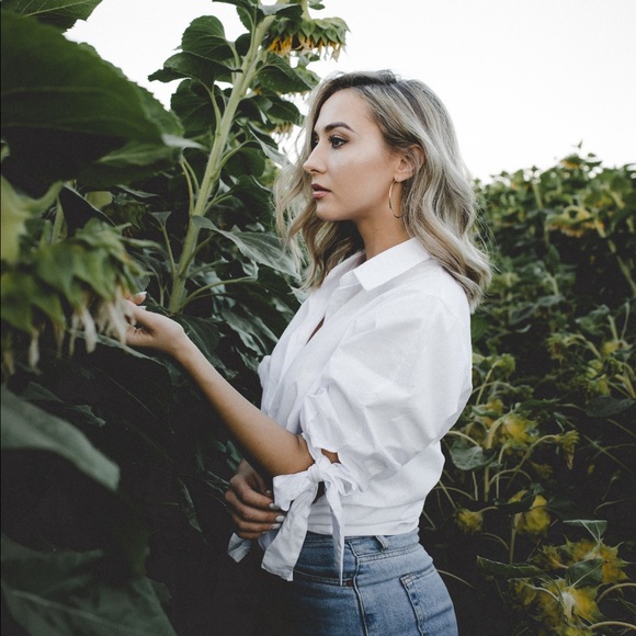 White oversized button down blouse top - Picture 2 of 4